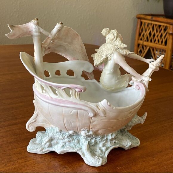 Vintage RARE One of a kind Porcelain Ceramic Goddess on a Ship Decor Art - Picture 7 of 16